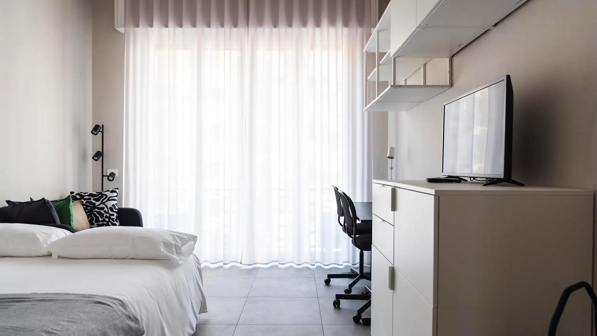 Youhosty - 3 Bedroom Apartment Citta Studi 밀라노 0*,